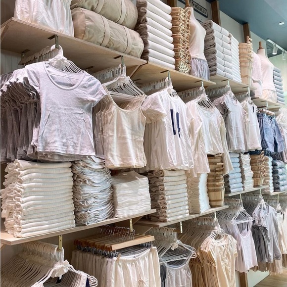 brandy melville large mystery box 🤍 CLOSET CLEAN OUT SALE! - Picture 3 of 8